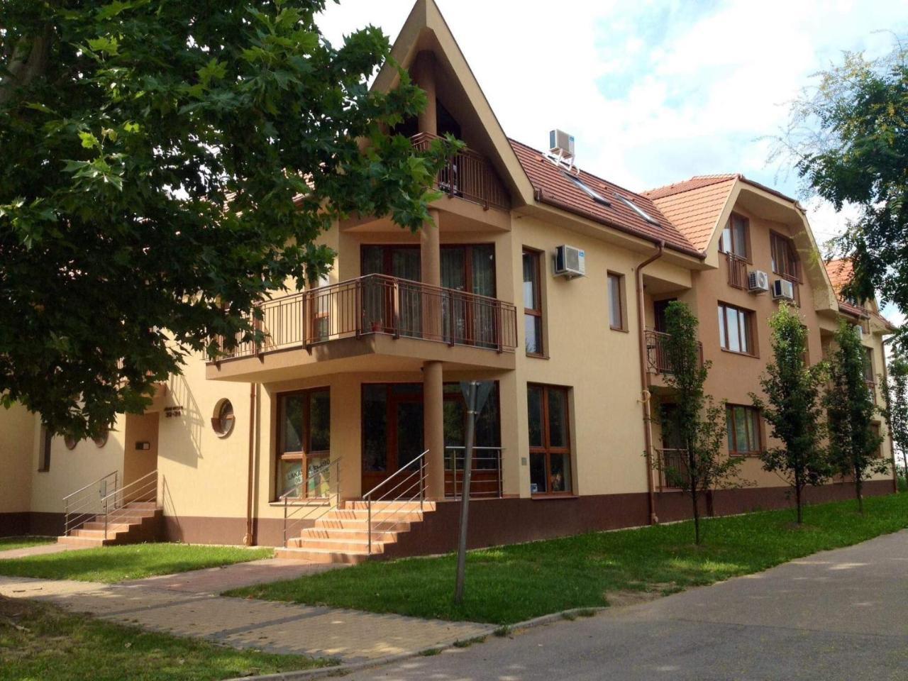 My Home Apartman Hajduszoboszlo Ngoại thất bức ảnh
